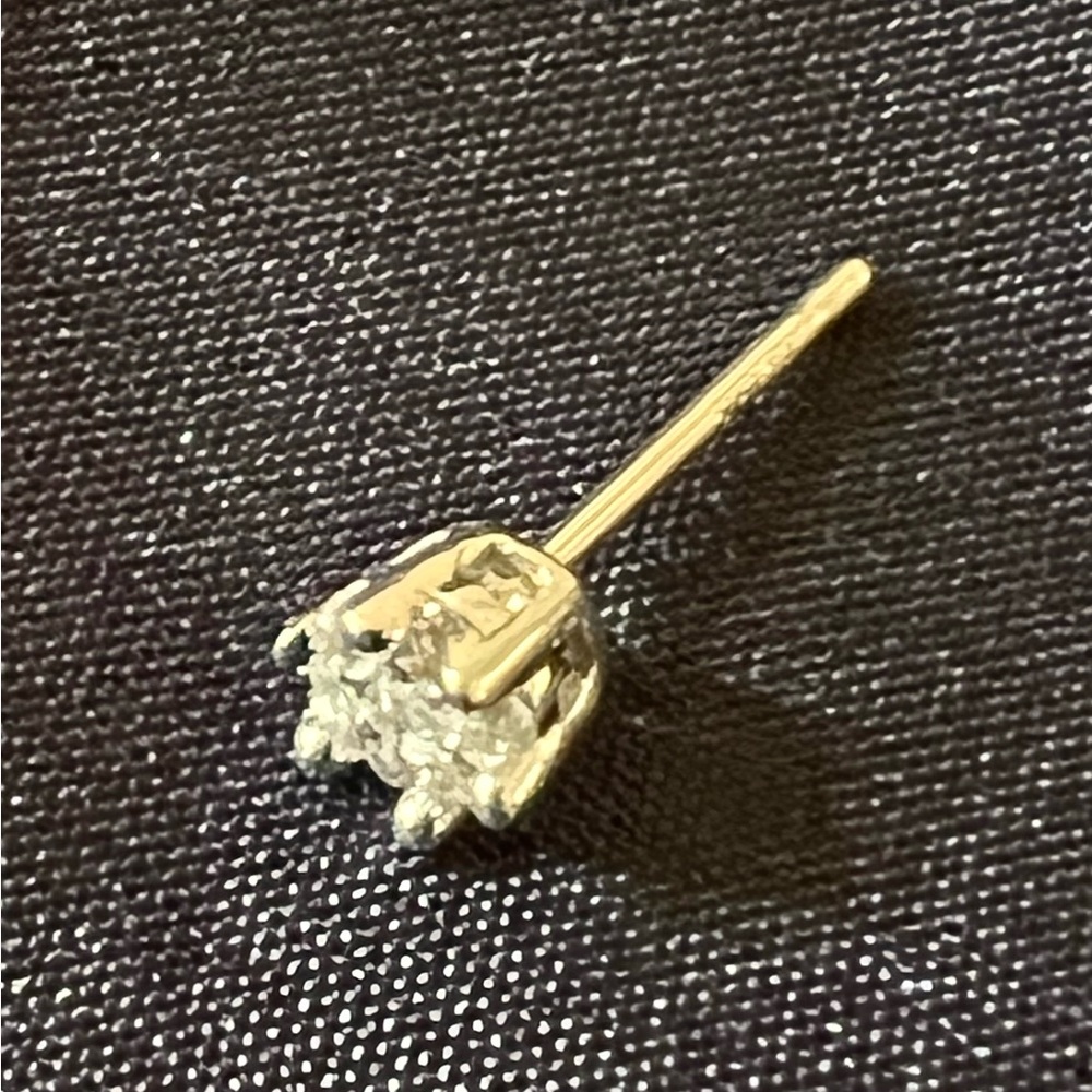 14K White Gold Diamond Cluster Single Stud Earring 0.25g, 0.07–0.10ct